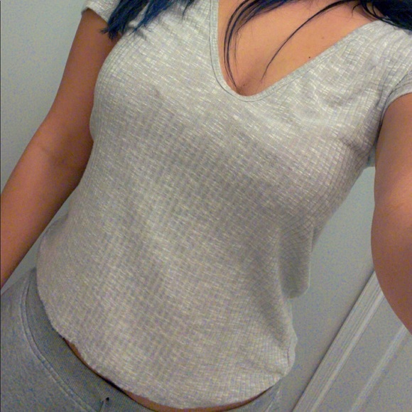 Heather Grey V-Neck Short Sleeve Top - Picture 2 of 4